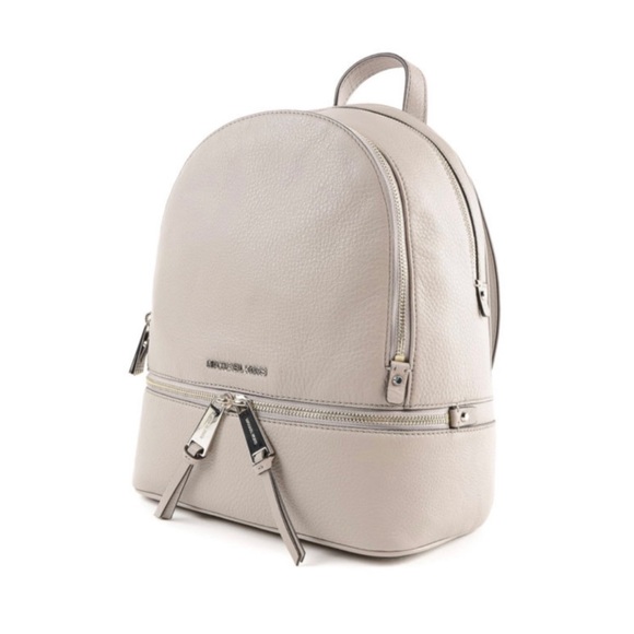 MICHAEL KORS RHEA PEARL GREY LEATHER BACKPACK SM - Picture 3 of 6